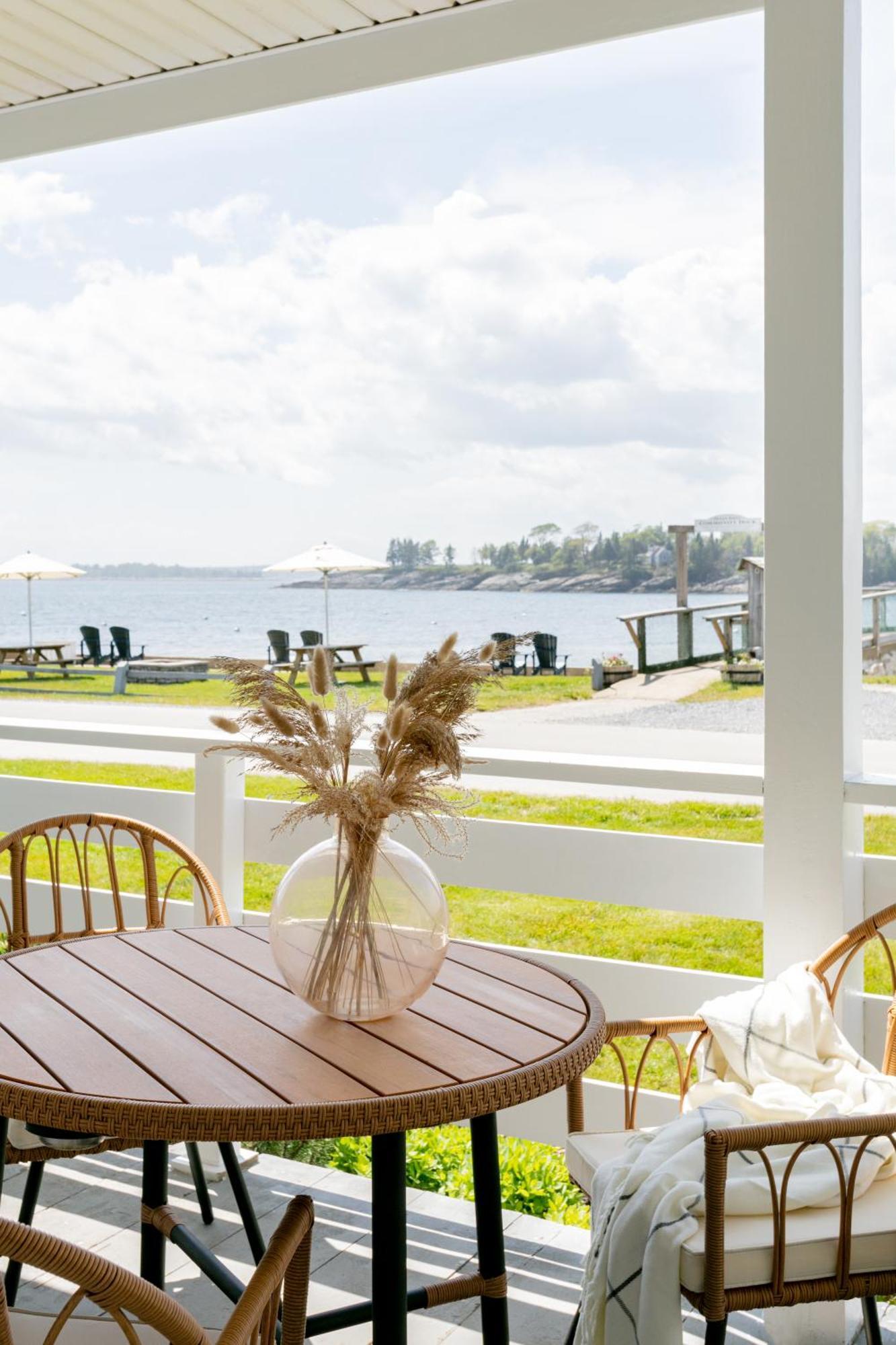 Bluebird Ocean Point Inn Exterior foto